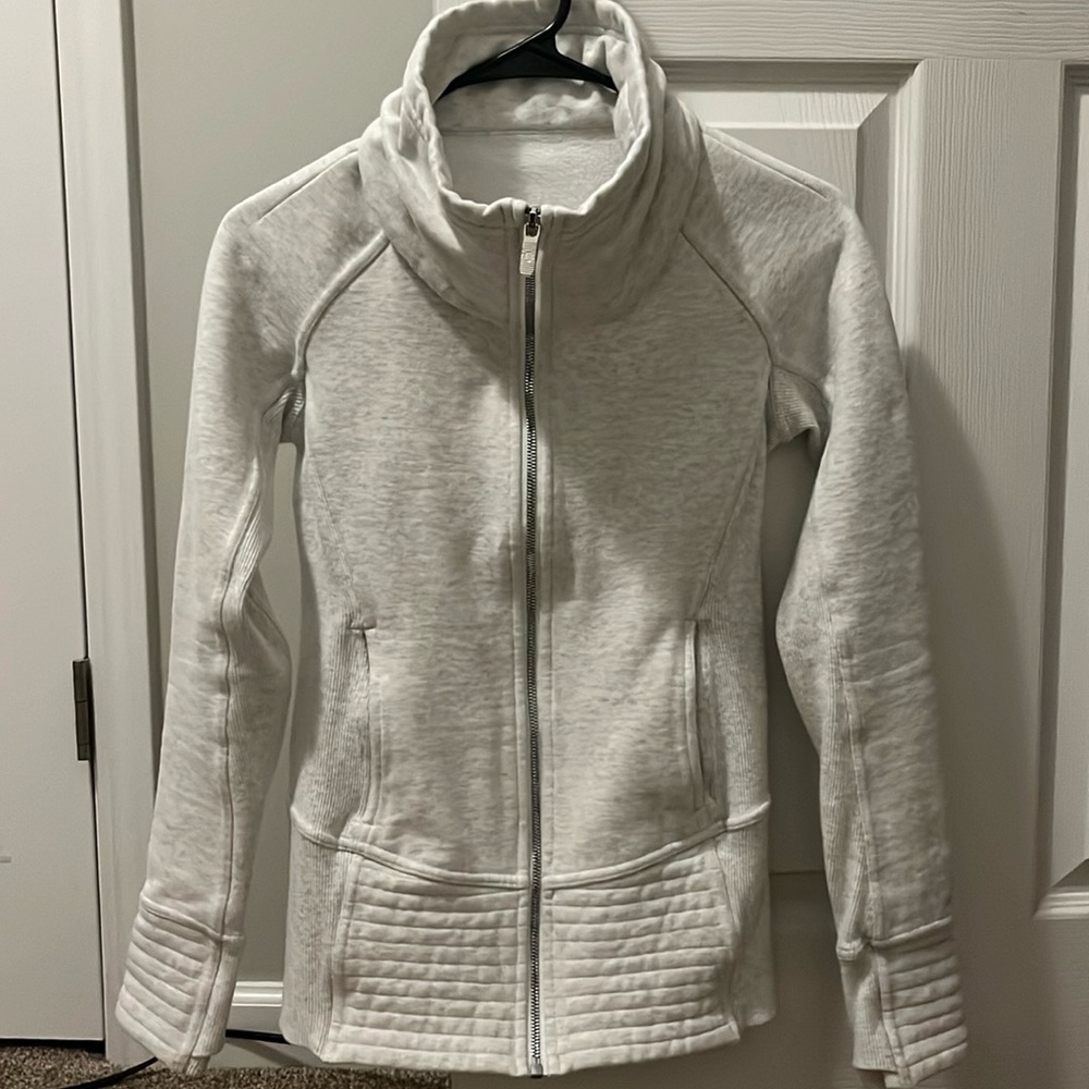 Lululemon jacket size 4 light oatmeal color